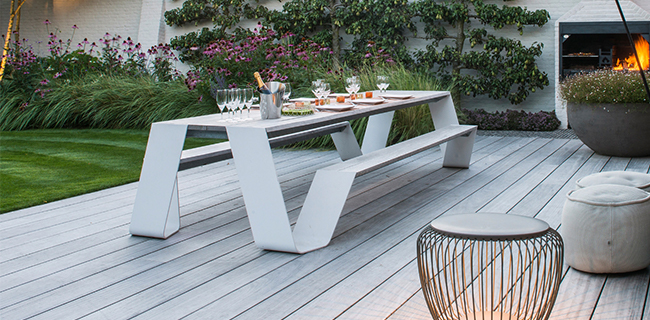 extremis outdoor table